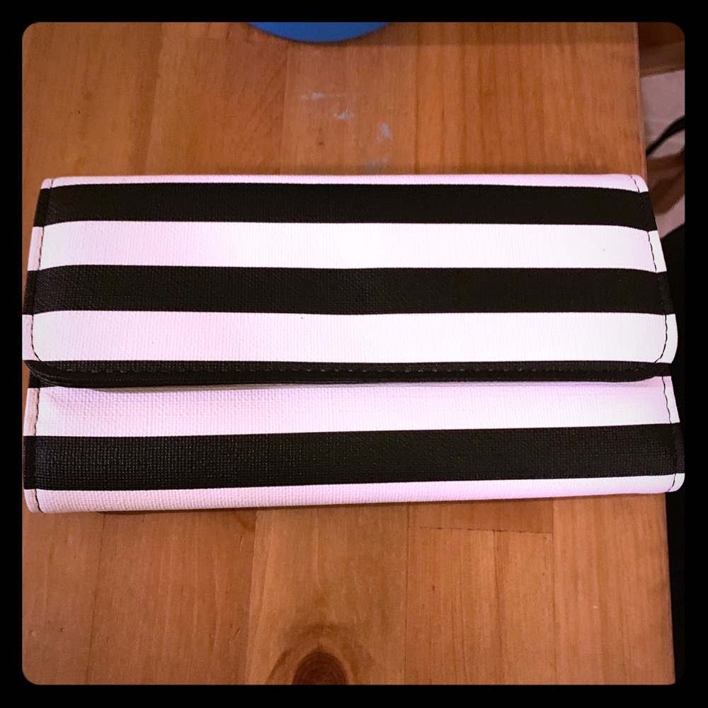 KuT Black and White Striped Wallet